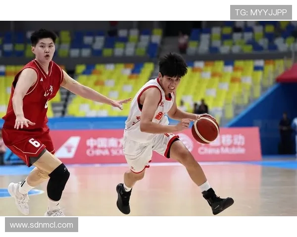 赛后分析:北京篮球队与广州篮球队的战术对决与启示 赛后分析:北京篮球队与广州篮球队的战术对决与启示