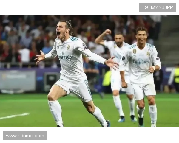 足球明星的幽默瞬间揭秘他们场外搞笑的一面与精彩生活趣事 足球明星的幽默瞬间揭秘他们场外搞笑的一面与精彩生活趣事